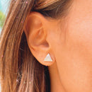 BRINCO PIRAMIDE CRAVEJADO COM ZIRCONIA BRANCA
