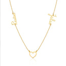 COLAR DOURADO CORAÇÃO VAZADO NO CENTRO E 2 NOMES LATERAIS