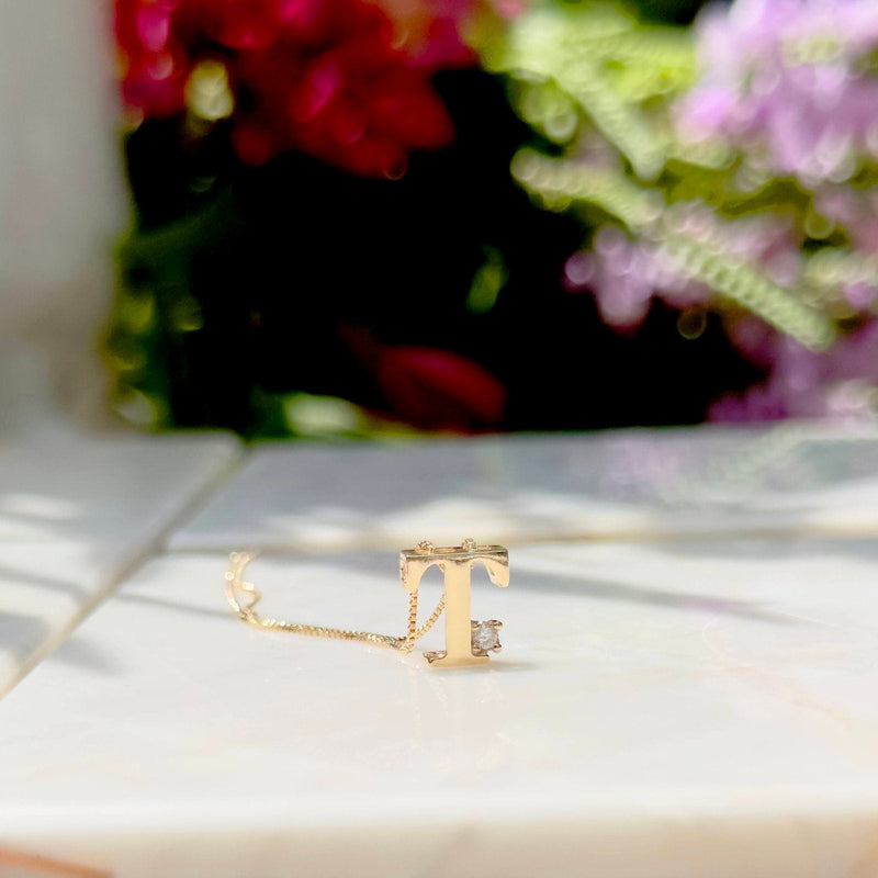COLAR LETRA COM ZIRCONIA BRANCA