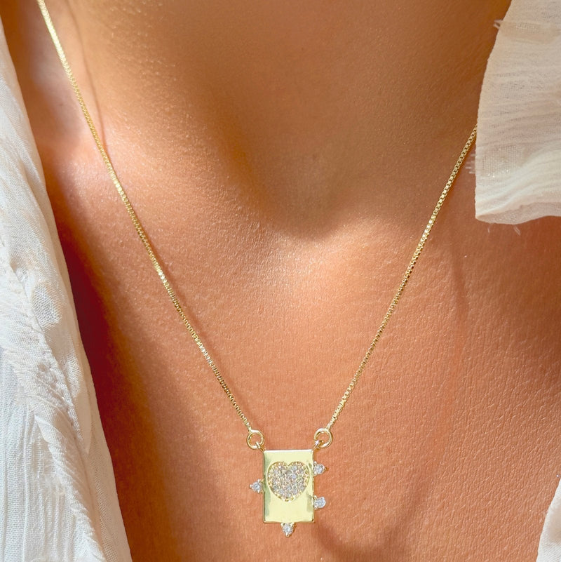 COLAR ESCAPULÁRIO PLACAS CRAVEJADAS COM ZIRCONIA BRANCA