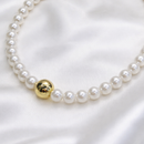 COLAR MAXI ESFERAS COM ESFERA DOURADA CENTRAL