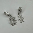 PINGENTE DE FILHOS CRAVEJADO COM FECHO CRAVEJADO